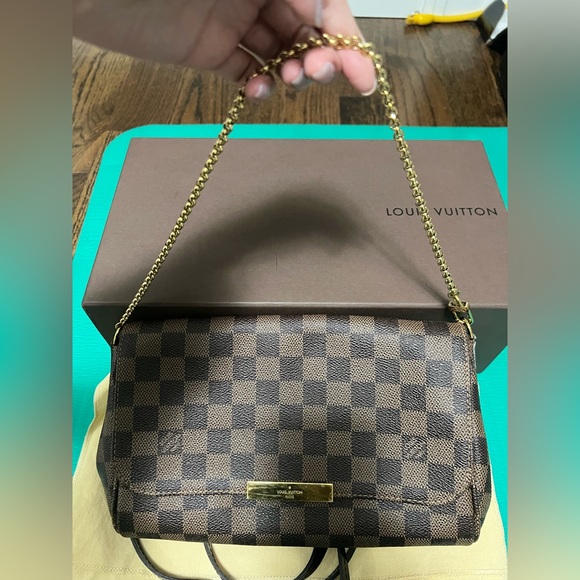 Louis Vuitton Handbags - DISCONTINUED Louis Vuitton Favorite MM - Excellent Condition